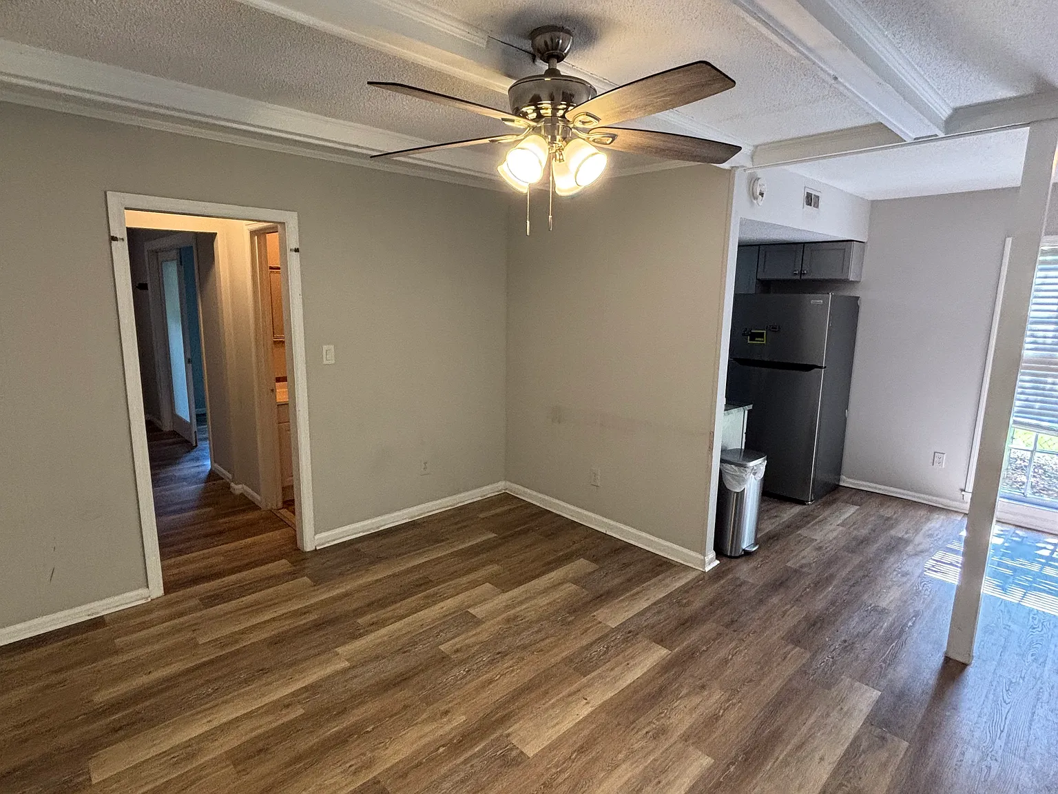 3 bed, 2.5 bath, 1300 sqft, $2,495 — Photo 4