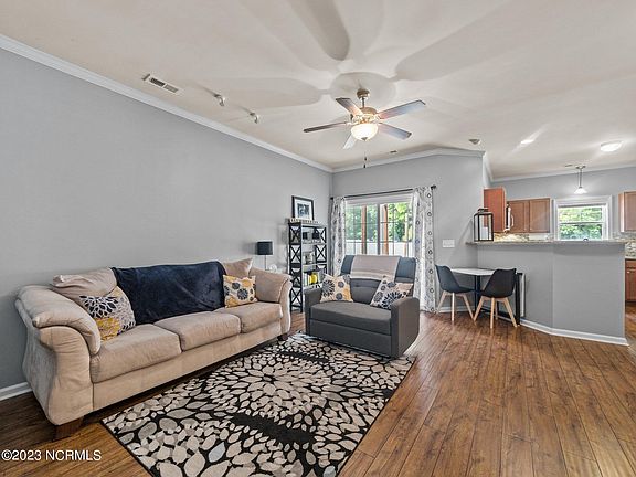 4th image of 318 Glenhaven Lane