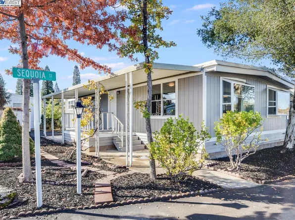 703 Sequoia St, Windsor, CA 95492