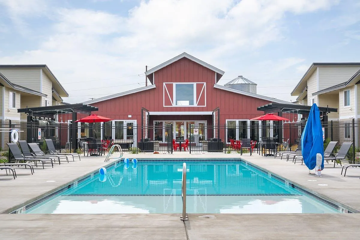Bluegrass Farms Apartments — Photo 3