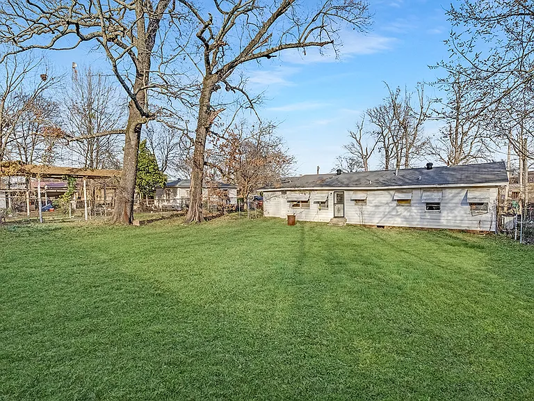 1121 Wheeler St — Photo 14