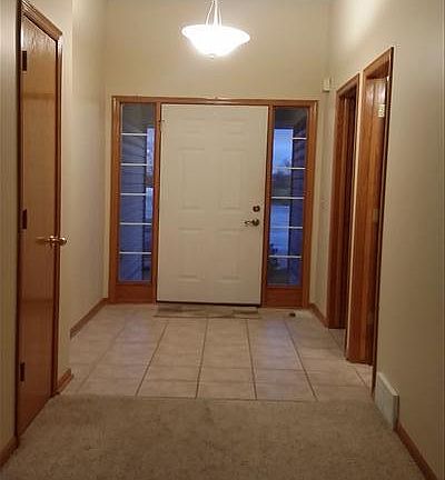 2nd image of 2724 Lakeview Cir