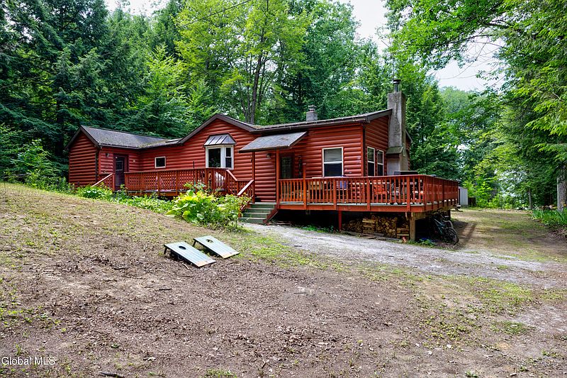 2nd image of 5761 Lake Road