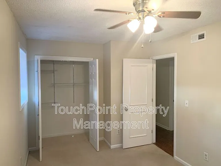 1114 Glenshannon Rd — Photo 25