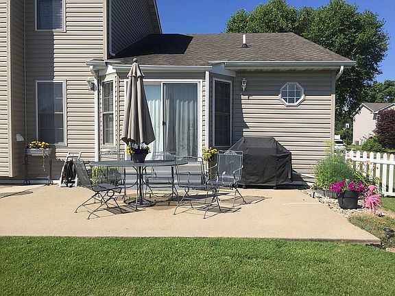 5th image of 60 Mimosa Dr