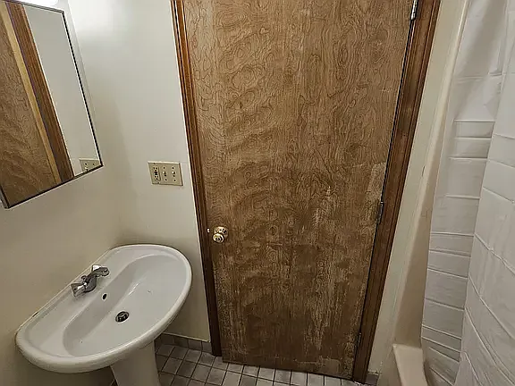 3 bed, 1.5 bath, 1000 sqft, $2,800 — Photo 3