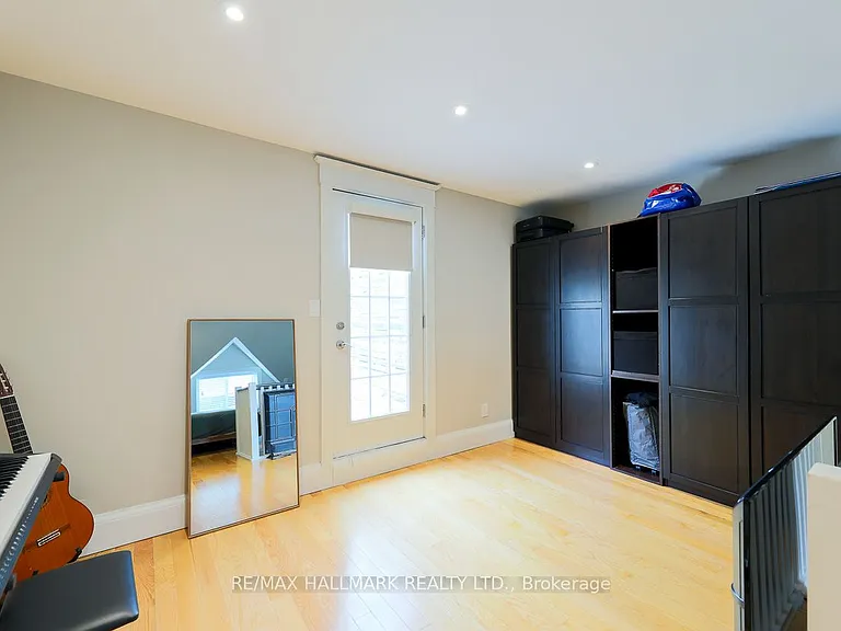 35 Dingwall Ave — Photo 27