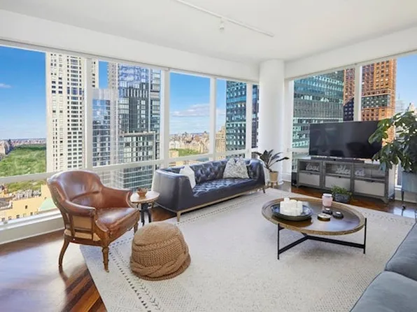 230 W 56th St APT 52A, New York, NY 10019