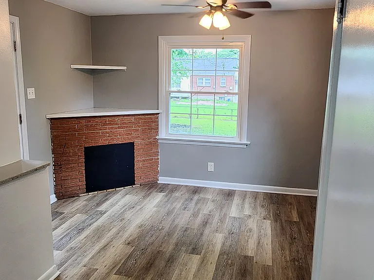 311 Ronbar Ln — Photo 5