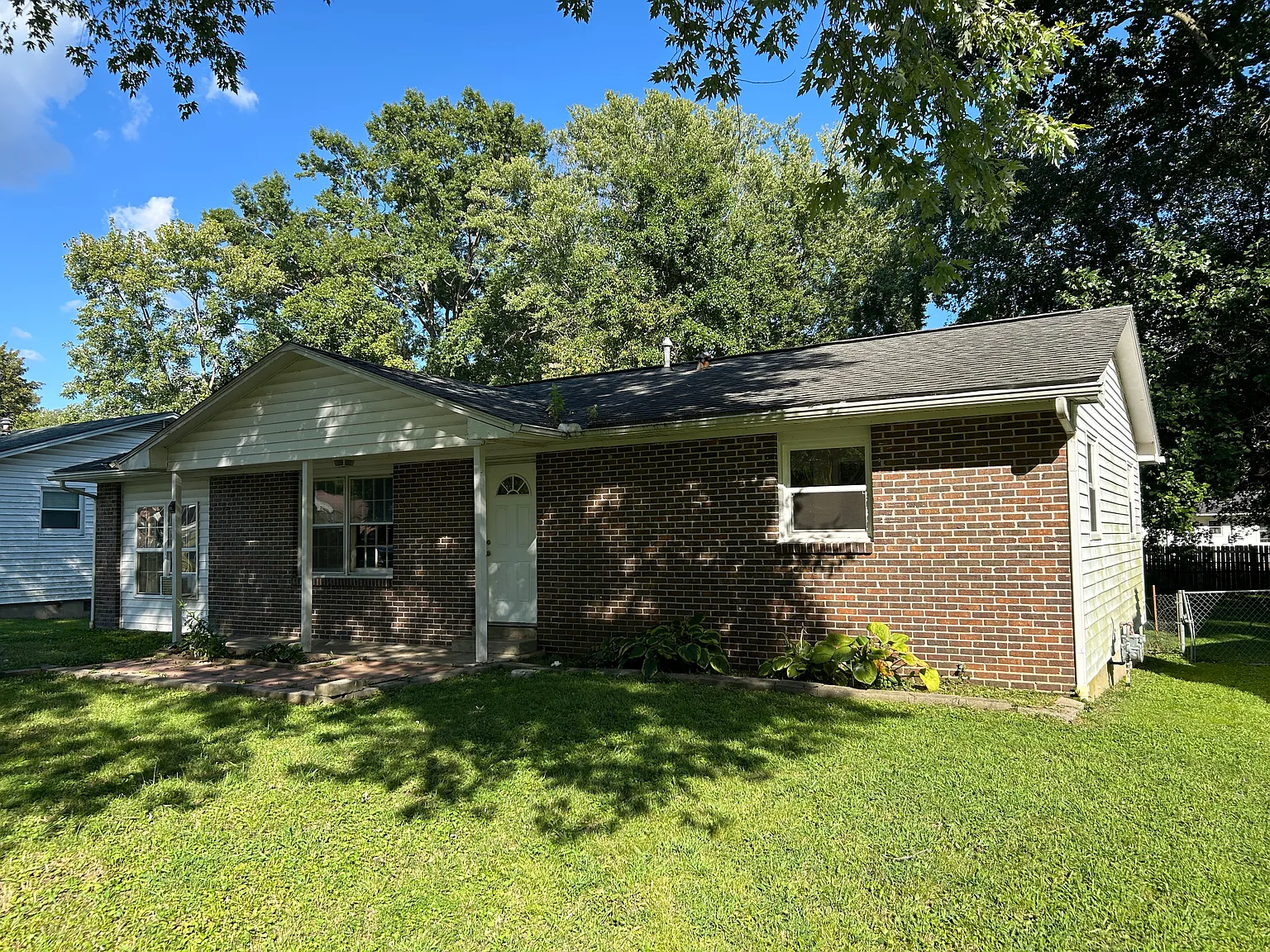 3 bed, 1206 sqft, $1,400 — Photo 1
