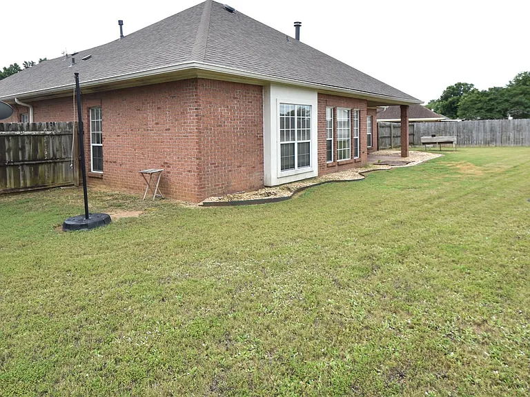 1691 Rambling Brook Ln — Photo 7