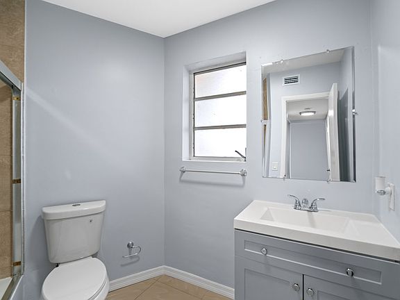 2nd image of 18638 NE 18th Ave APT 244