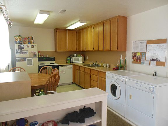 Kitchen/dining + washer/dryer