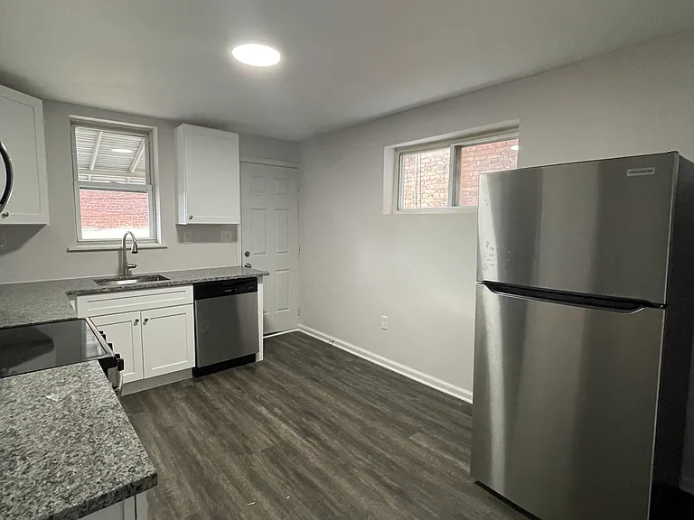 1514 N Luzerne Ave — Photo 7