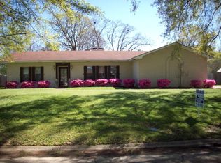 609 Quail Run Dr, Brookhaven, MS 39601