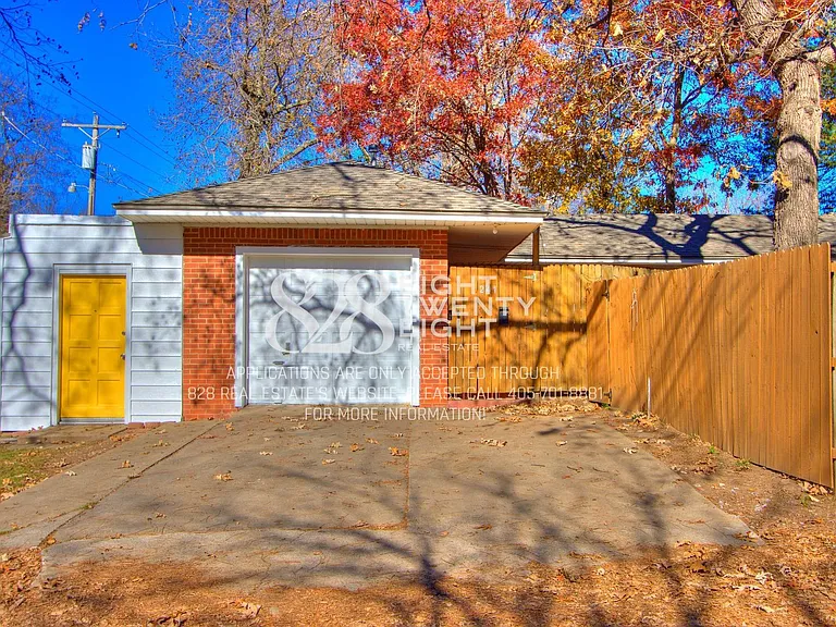 241 Emelyn St — Photo 3