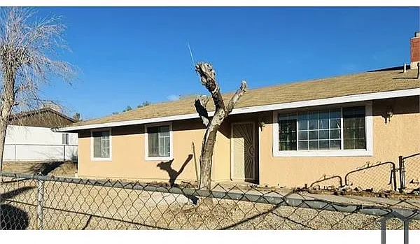 4 bed, 1400 sqft, $2,895 — Photo 2