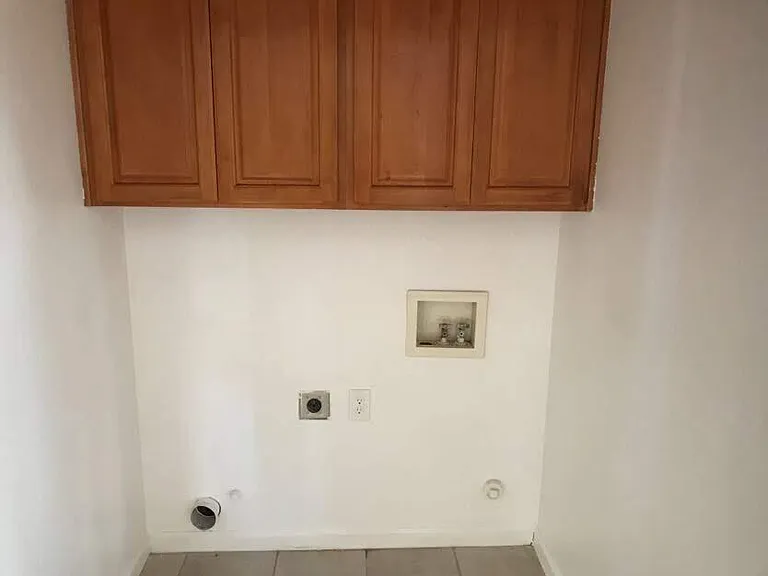 5637 Belleview Ave — Photo 2