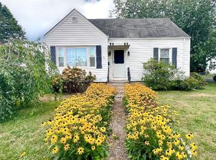 86 Maple Ave, Middletown, RI 02842