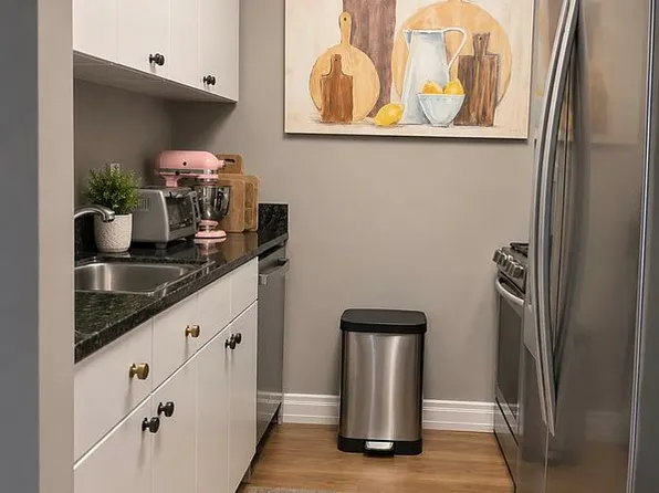 400 E 90th St APT 17F