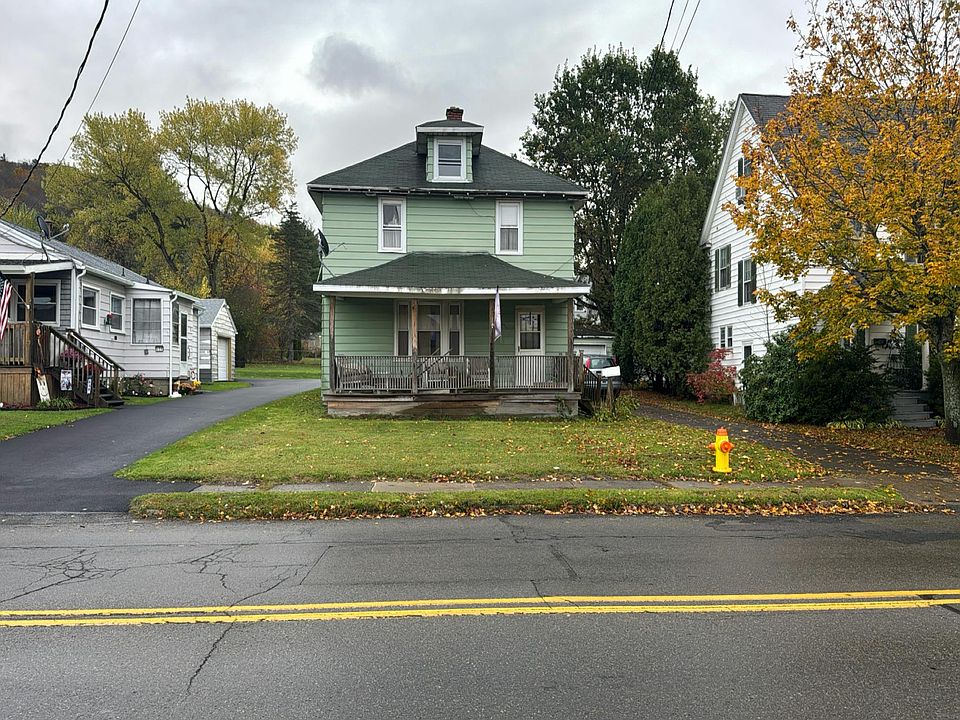 1st image of 636 E Main St