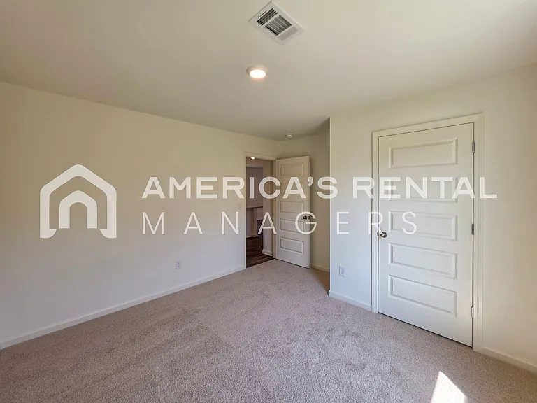 2400 Sky Dr — Photo 20