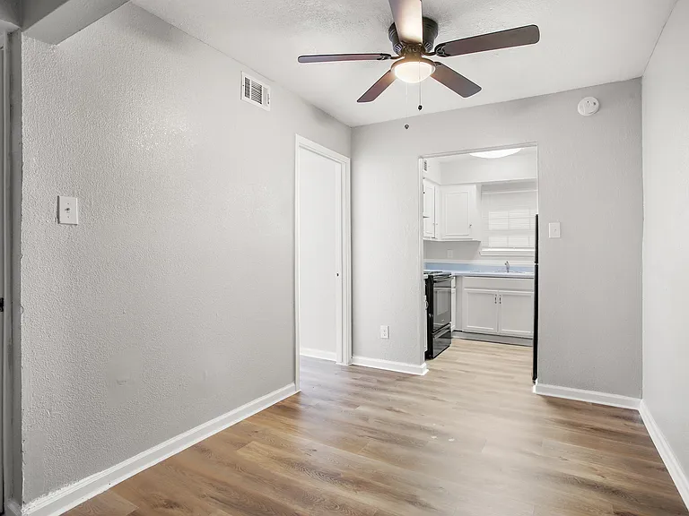 Casa Grande Apartments — Photo 20
