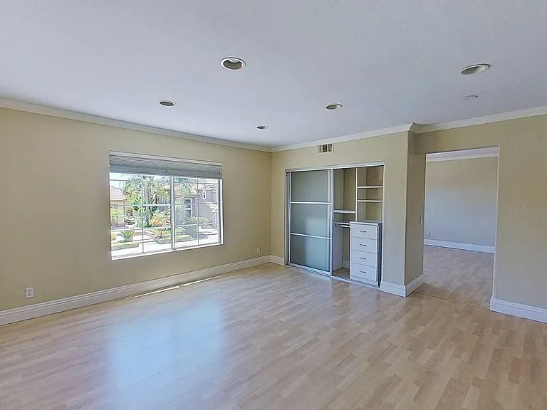 4749 E Bradford Ave — Photo 16