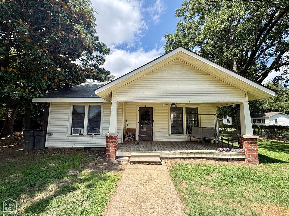1st image of 301 W Ruby St