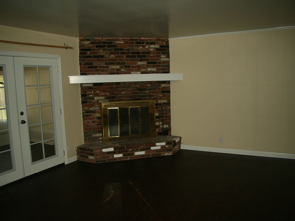 2nd image of 1404 N Puente St