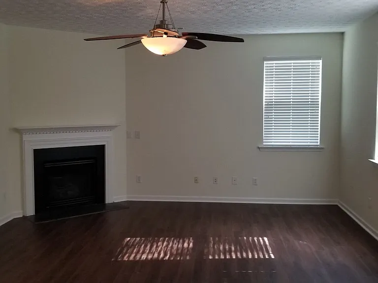 2761 Groovers Lake Point — Photo 3