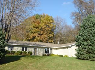 4448 Cloverdale Rd, Cedar Rapids, IA 52411