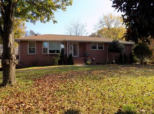 1012 Lakeview Dr, Hermitage, TN 37076