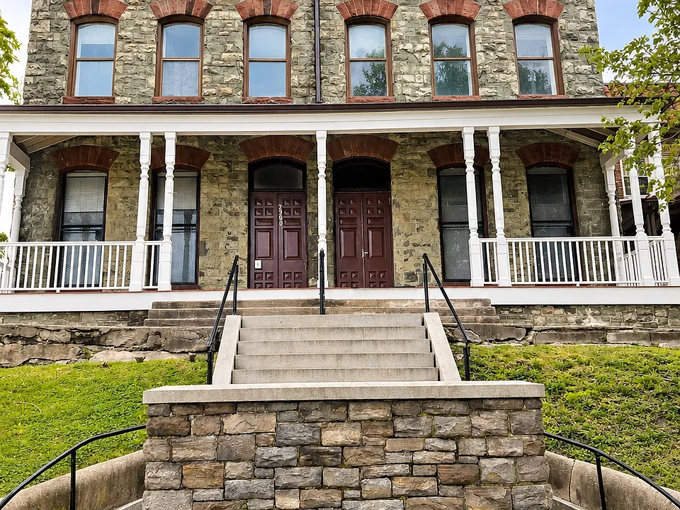 2200 Mount Royal Ter #2