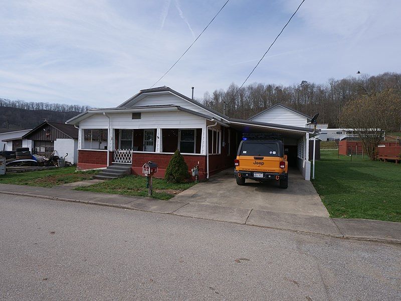 29 Roosevelt St, Reedy, WV 25270 MLS 104789 Zillow