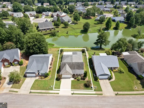 112 Club House Dr, Jefferson, GA 30549