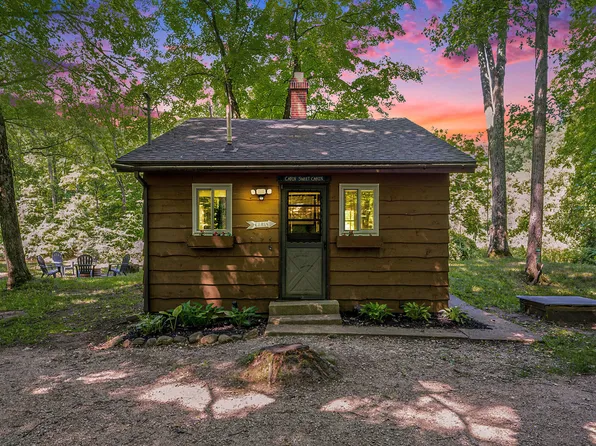 9095 Agawa Trl, Howard City, MI 49329