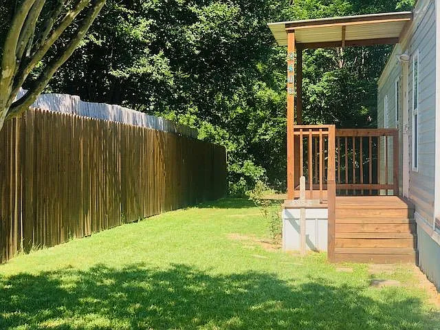 Please refer to photos with landscaping ;)