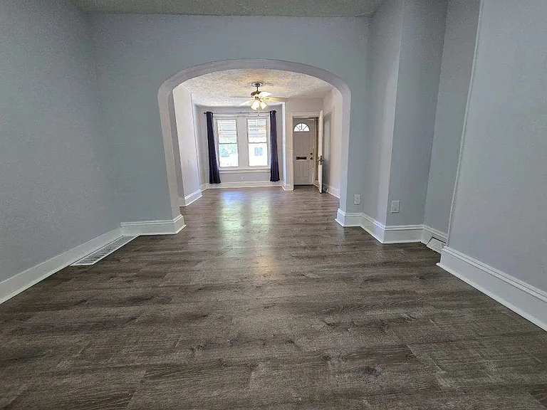 110 Old Rose St — Photo 2
