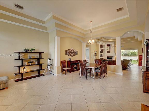 3rd image of 7062 Brunswick Cir