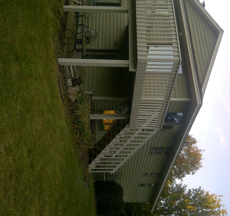 2nd image of 405 Pleasant St E