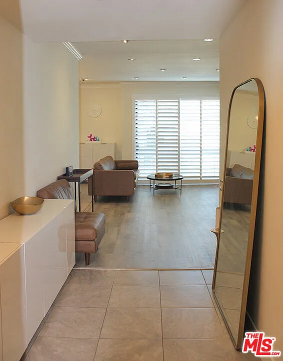 2 bed, 2.0 bath, 1394 sqft, $4,800 — Photo 2