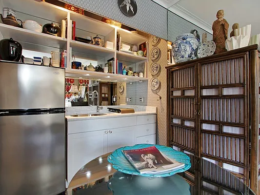 Sold by Sotheby's International Realty | media 11