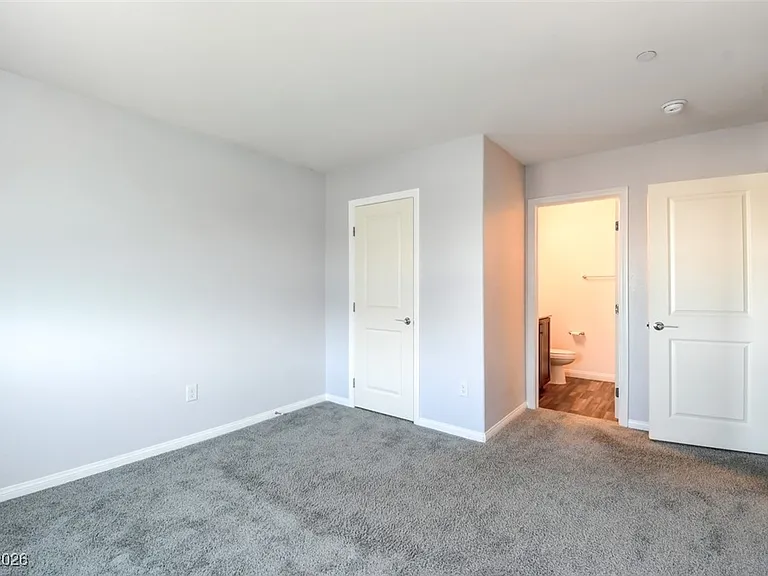 7030 Spicy Merlot St — Photo 2