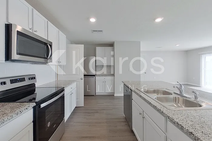 8621 SW 43rd Ter — Photo 6