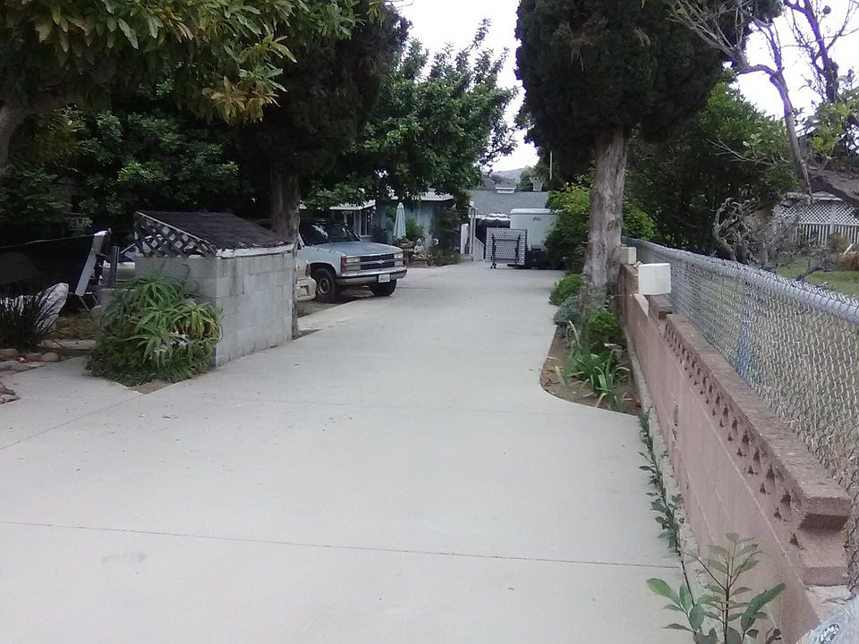 1st image of 107 Fraser Ln