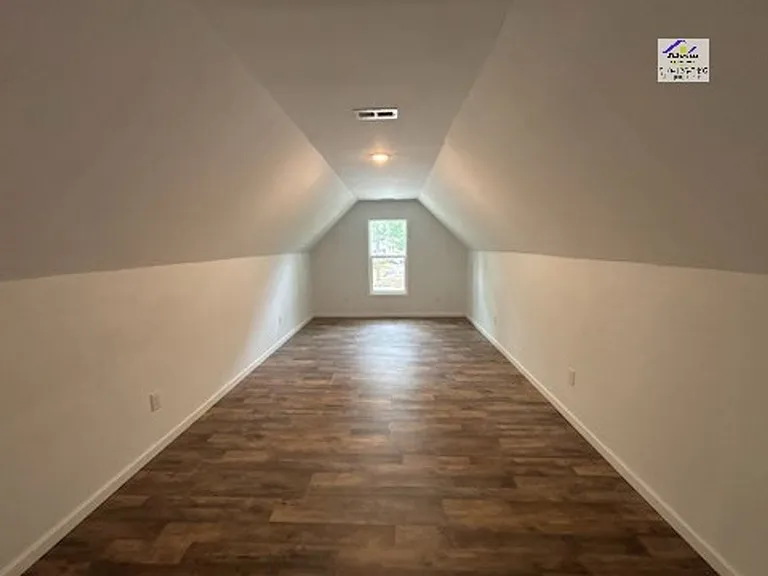 273 Brewster Dr — Photo 9