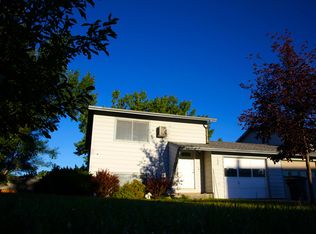 702 Trails Cir, Gillette, WY 82718