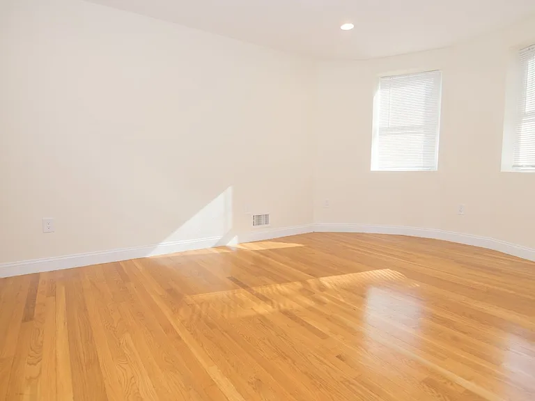 1805 Beacon St #2B — Photo 6