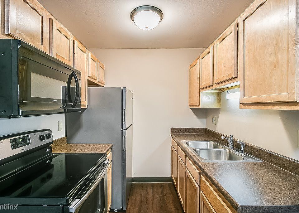 One Bedroom Kitchen